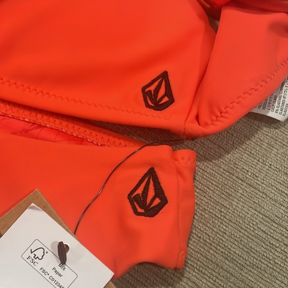 NEW Volcom Simply Solid Orange Cheekini Bikini Set size XS - Picture 10 of 11